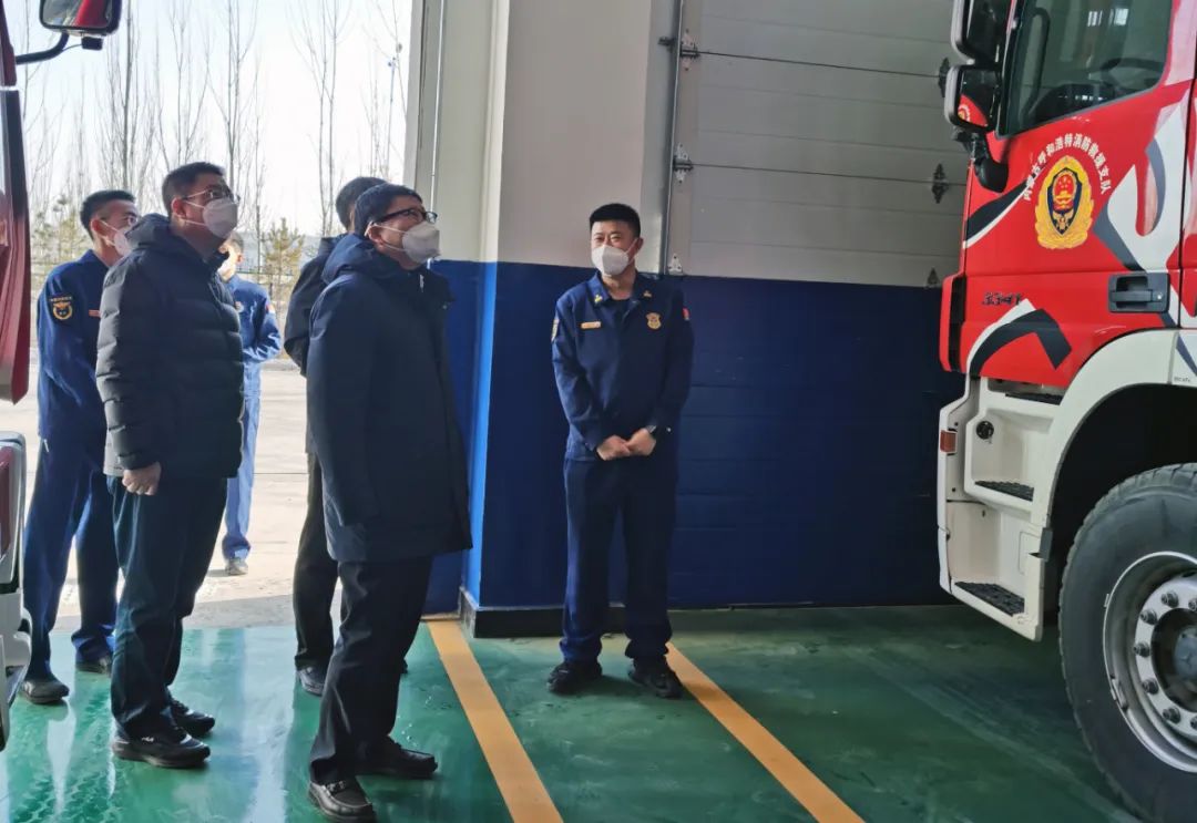 刘占英走访慰问春节在岗一线工作人员